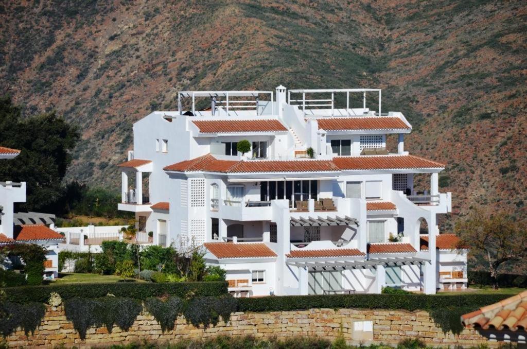 דירות Ojén Penthouse Mit Privatem Jacuzzi In Marbella - La Mairena מראה חיצוני תמונה