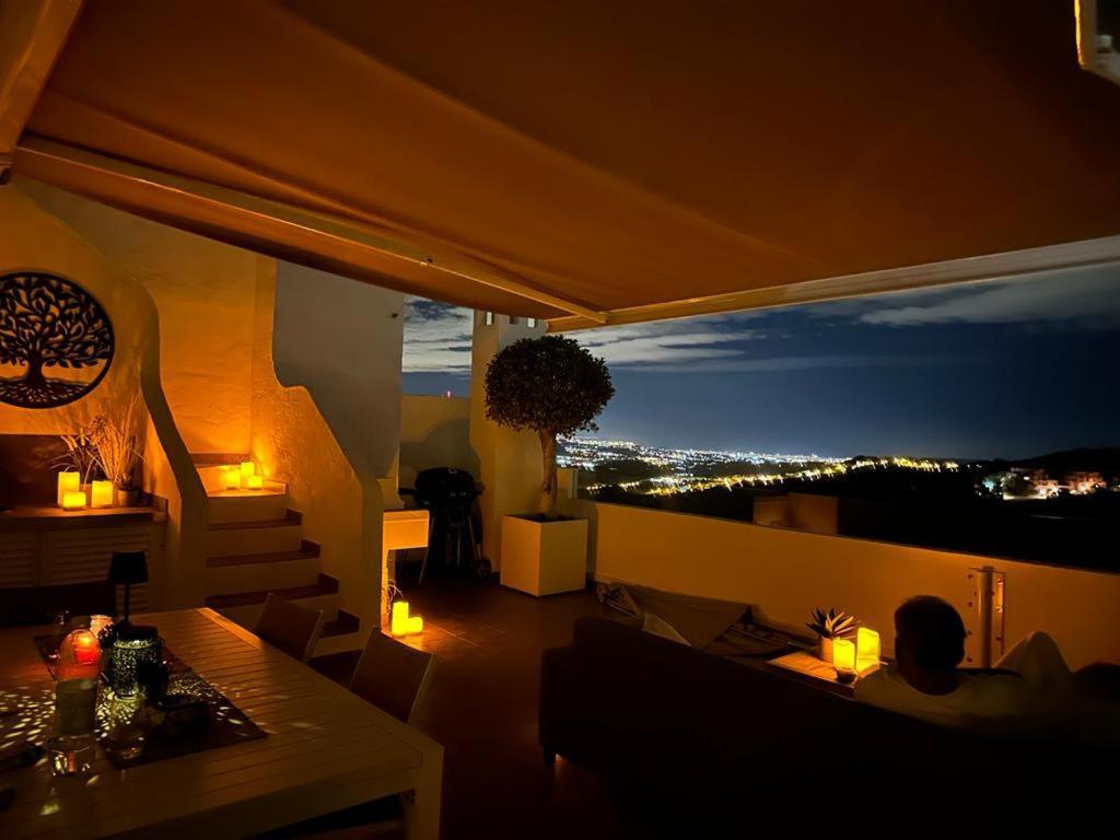 דירות Ojén Penthouse Mit Privatem Jacuzzi In Marbella - La Mairena מראה חיצוני תמונה